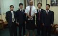 李军等中国专家访问斐济，与斐济总理在总理府合影