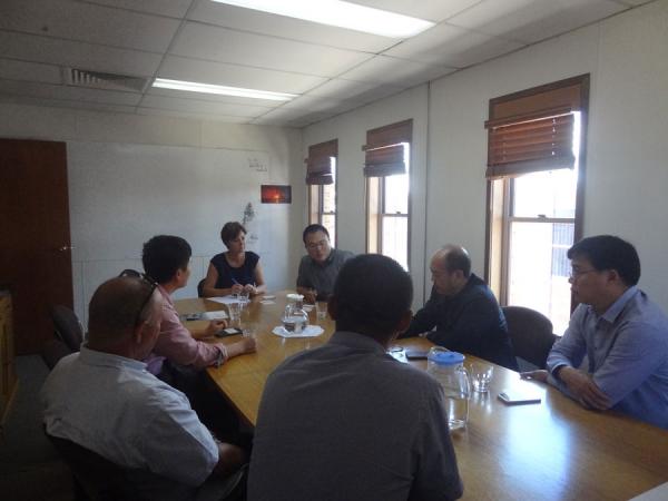 访问澳大利亚坚果协会（AMS），同该协会的市场部经理Lynne-Ziehlke举行了会谈