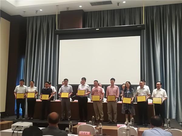 广西热作学会荣获“中国热带作物学会2017-2018年度先进集体”荣誉称号