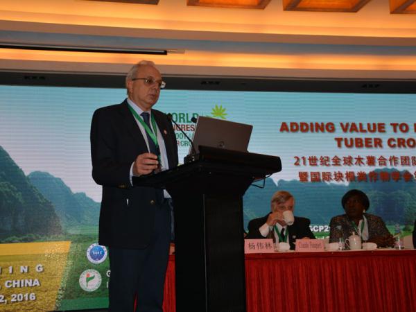 国际热带农业中心总裁罗本·艾斯切维利亚致辞