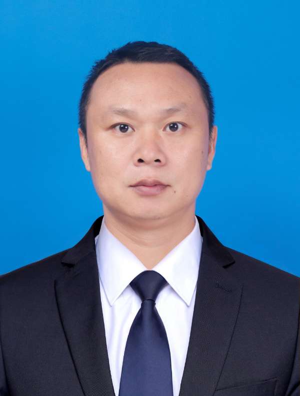 曾黎明证件照_副本.jpg