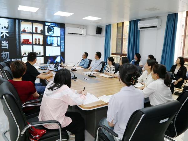 广西热作所机关第一党支部开展“锲而不舍落实中央八项规定精神”主题党日活动