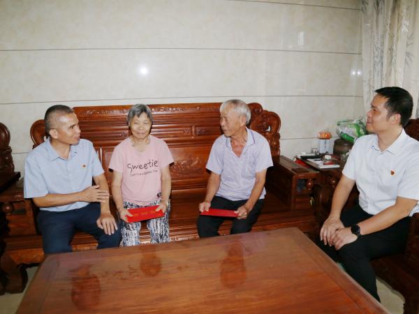 广西热作所党委开展2025年“七一”走访慰问活动