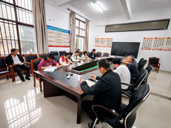 广西热作所机关第二党支部开展十月主题党日活动