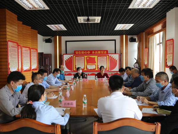 广西热作所与广西作物遗传改良生物技术重点开放实验室签订战略合作协议