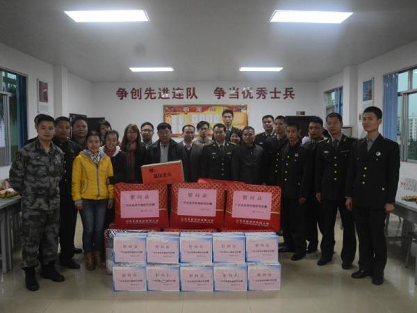 热作所科技青年小组慰问后勤汽车连队战士