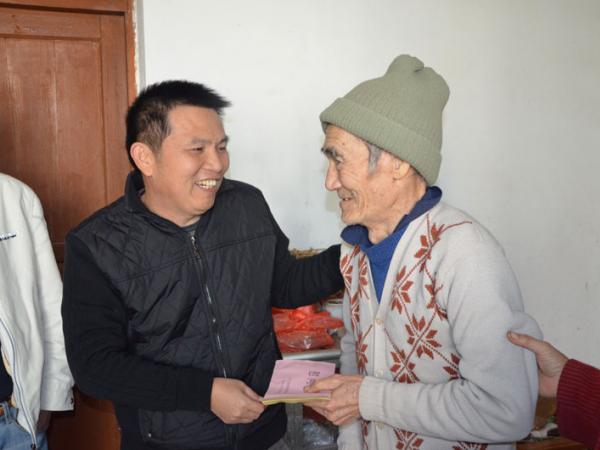 广西热作所开展慰问送温暖活动