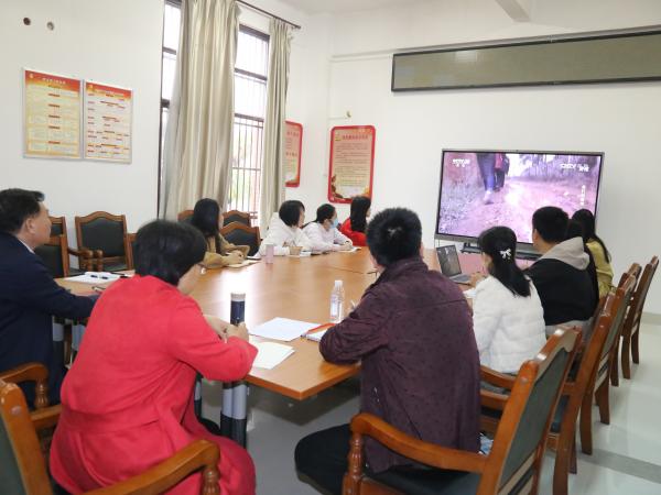 广西热作所机关第一党支部开展“学思践悟二十大 传承发扬奉献精神”主题党日活动