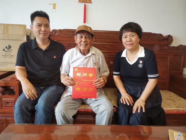 广西热作所党委开展2025年“七一”走访慰问活动