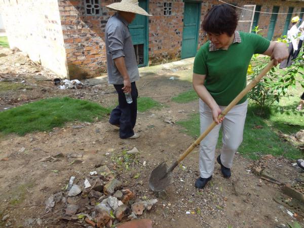 热作所开展“美丽农垦﹒清洁热作所”活动