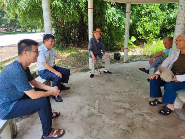 广西热作所开展“七一”走访慰问老党员、生活困难党员活动