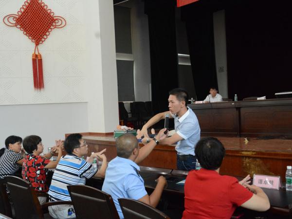 广西热作所组织职工参加南宁市万人应急救护培训活动