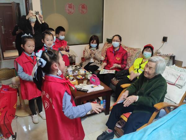 广西热作所共青团开展“学雷锋”志愿服务系列活动