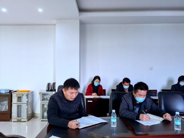 广西热作所机关第二党支部召开组织生活会