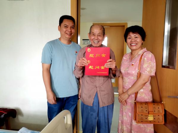 广西热作所开展2024年“七一”走访慰问老党员、生活困难党员活动