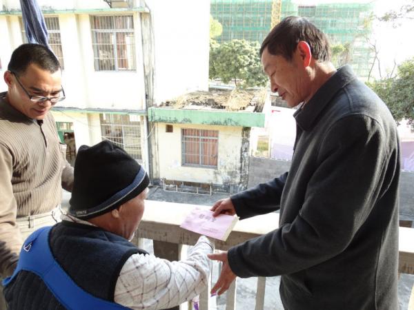 广西热作所开展慰问送温暖活动