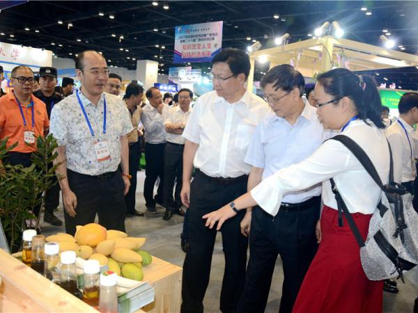 广西热作所参加2017年广西科技活动周活动