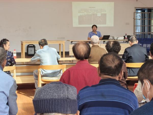 广西木薯育种联合攻关培训暨木薯食品制作展示观摩活动在北海举办