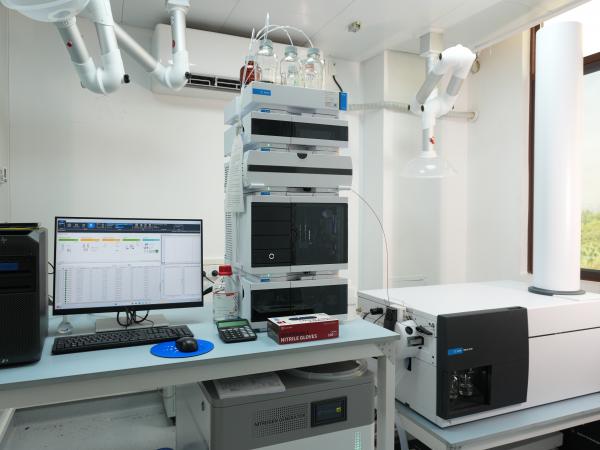 超高效液相串联三重四极杆飞行时间质谱仪