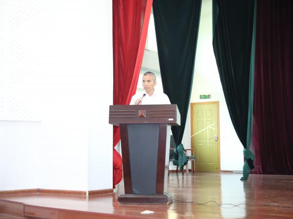 梁声侃作工作报告